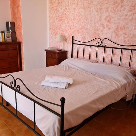 Casa Vacanze 'Sa Corbula' Porto Columbu - Perd'E Sali Екстер'єр фото