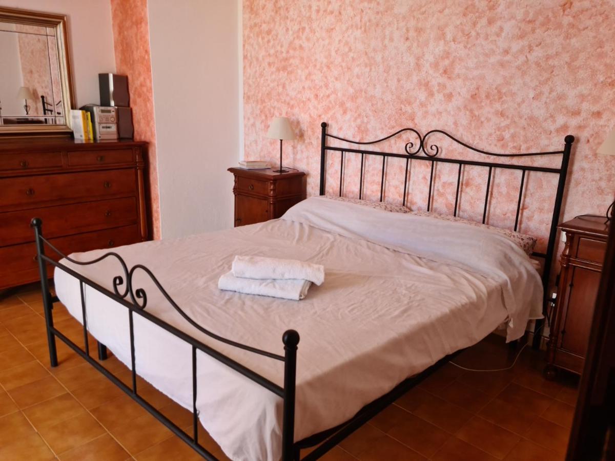 Casa Vacanze 'Sa Corbula' Porto Columbu - Perd'E Sali Екстер'єр фото