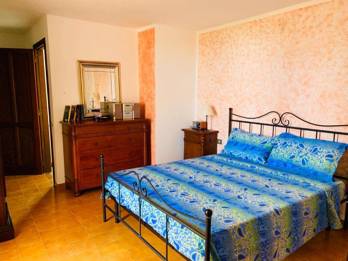 Casa Vacanze 'Sa Corbula' Porto Columbu - Perd'E Sali Екстер'єр фото